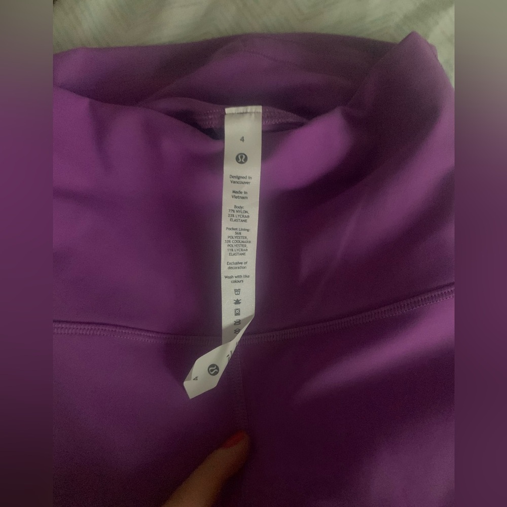 LULULEMON LEGGINGS SIZE 4 25” - Picture 4 of 5